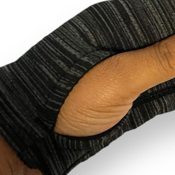 Wander By Hottotties Thumb Hole Athletic Top Women's Medium Gray Space Dye Shirt - Picture 5 of 6